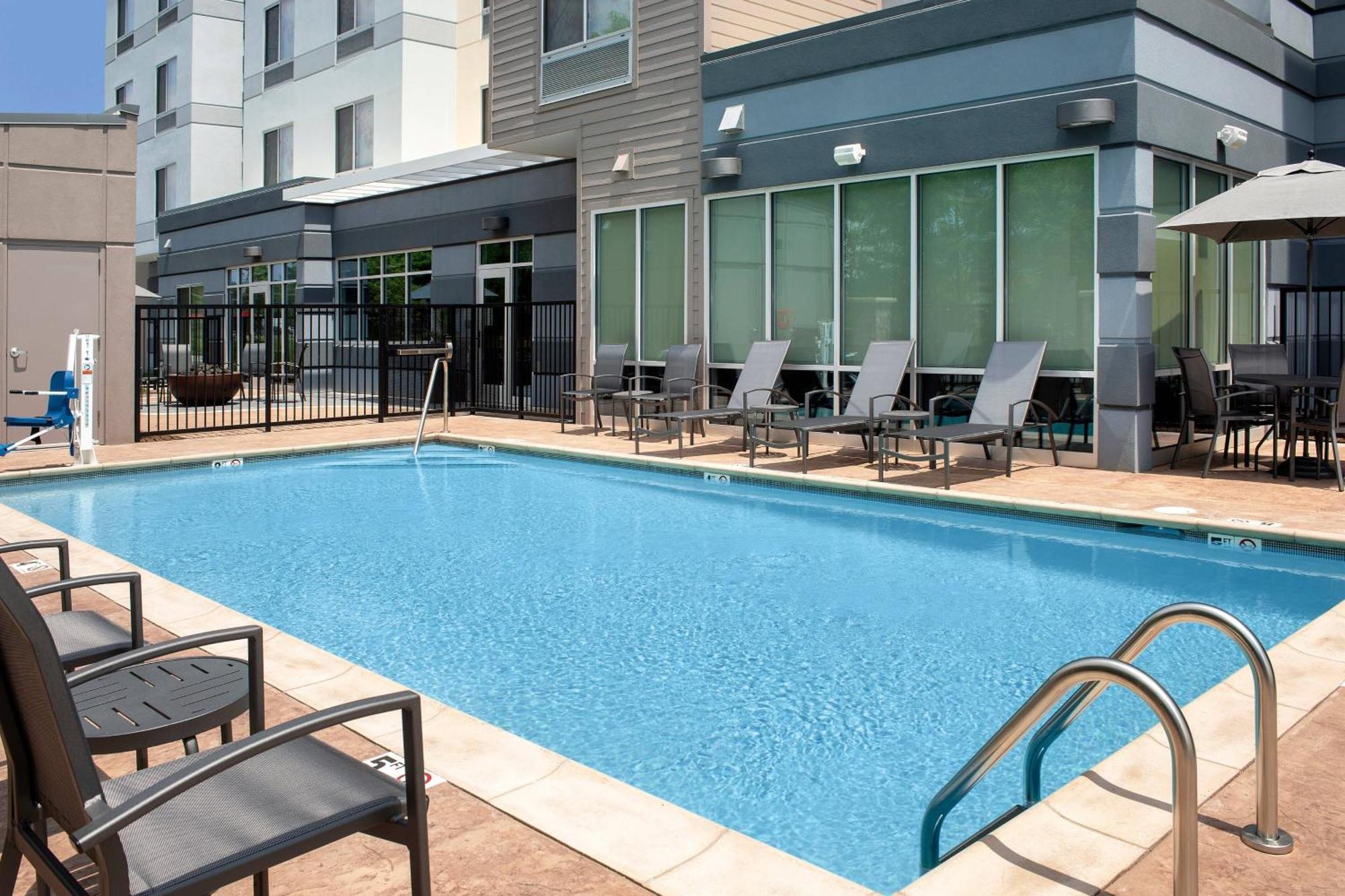 Fairfield & By Marriott Knoxville Lenoir City/i-75 Lenoir City